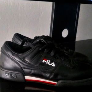 Men Black Fila